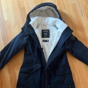 Hollister Heritage Collection Navy Parka Coat with White Fur Lining and Hood